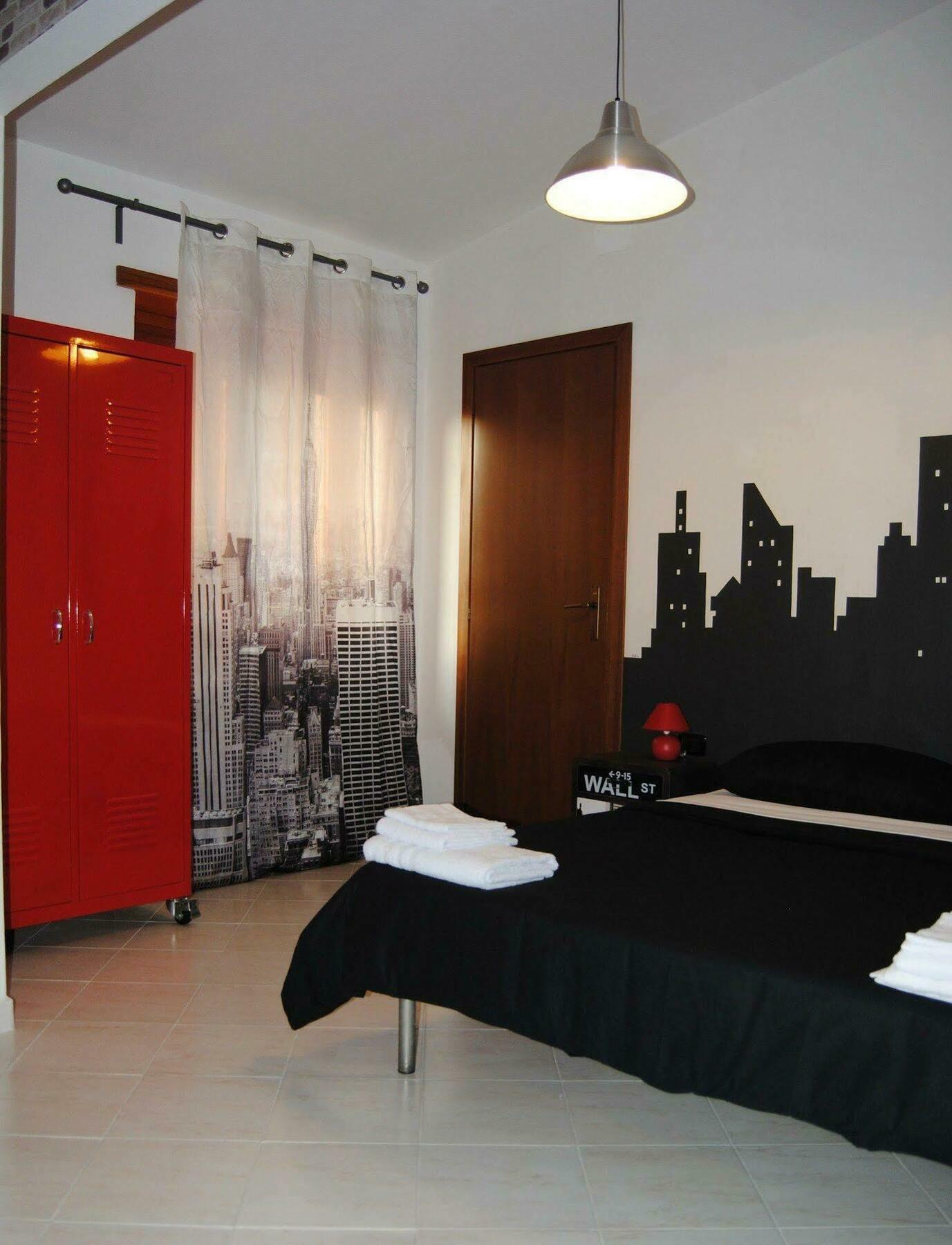 פיומיצ'ינו Metropolis Rooms&Services מראה חיצוני תמונה